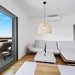 Apartamento 3 Bedroom Amazing In Vodice