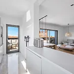 3 Bedroom Amazing In Apartamento *