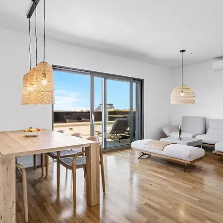 3 Bedroom Amazing In Apartament *