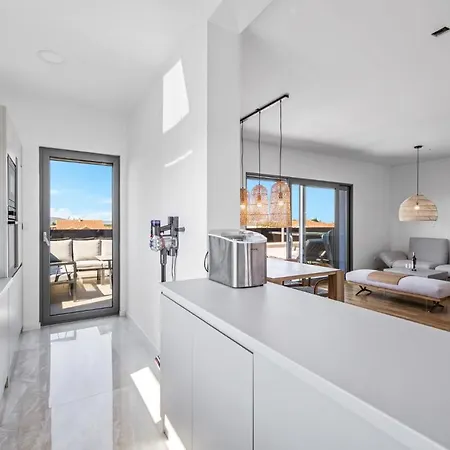 3 Bedroom Amazing In Apartament *