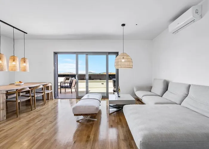 3 Bedroom Amazing In דירה